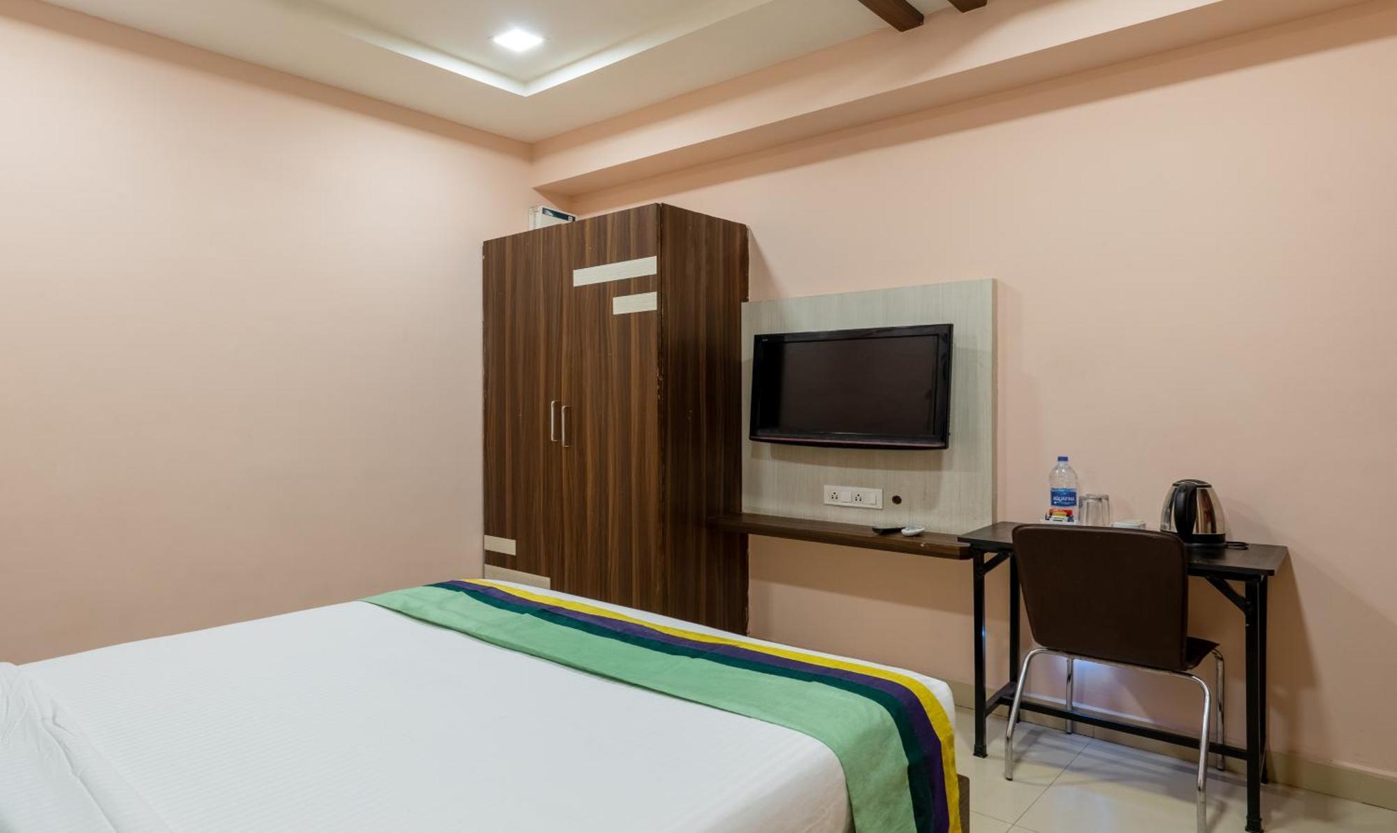 Treebo Eco Stay T Nagar Ченай Екстериор снимка